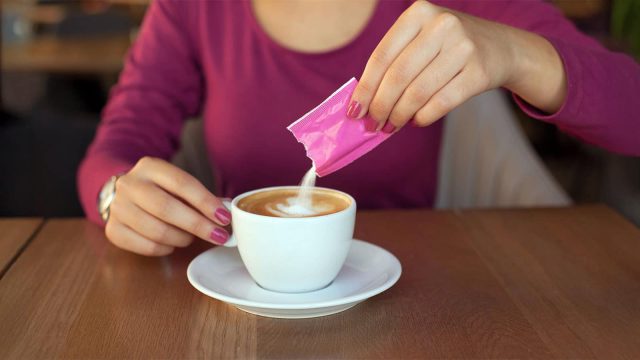Tatlandırıcı tuzak: Sahte şeker beynimizi kandırıyor!
