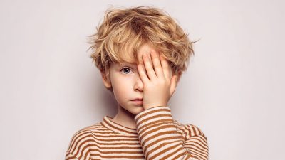 Çocuğunuzun Migreni Erişkinden farklı: 5 Gizli Fark